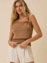 Clarissa Hardware Top