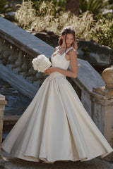ivory sweetheart neckline bridal gown