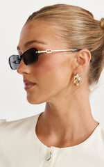 Gail Sunglasses - Rectangle Sunglasses in Black
