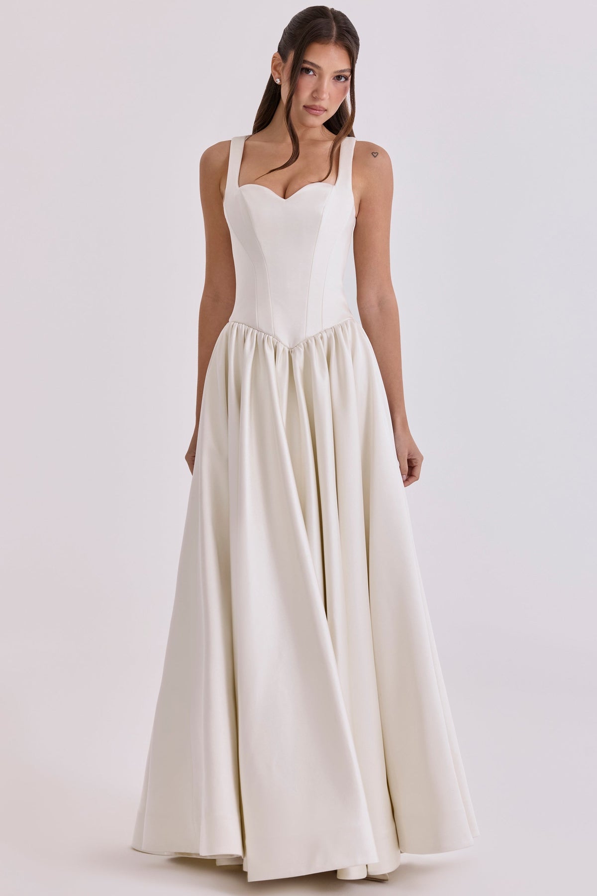 ivory sweetheart neckline bridal gown